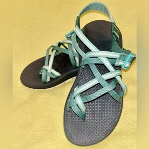 Women’s Chaco ZX/2 Classic Varsity Pine Green toe loop hiking sandals 8  EU 39